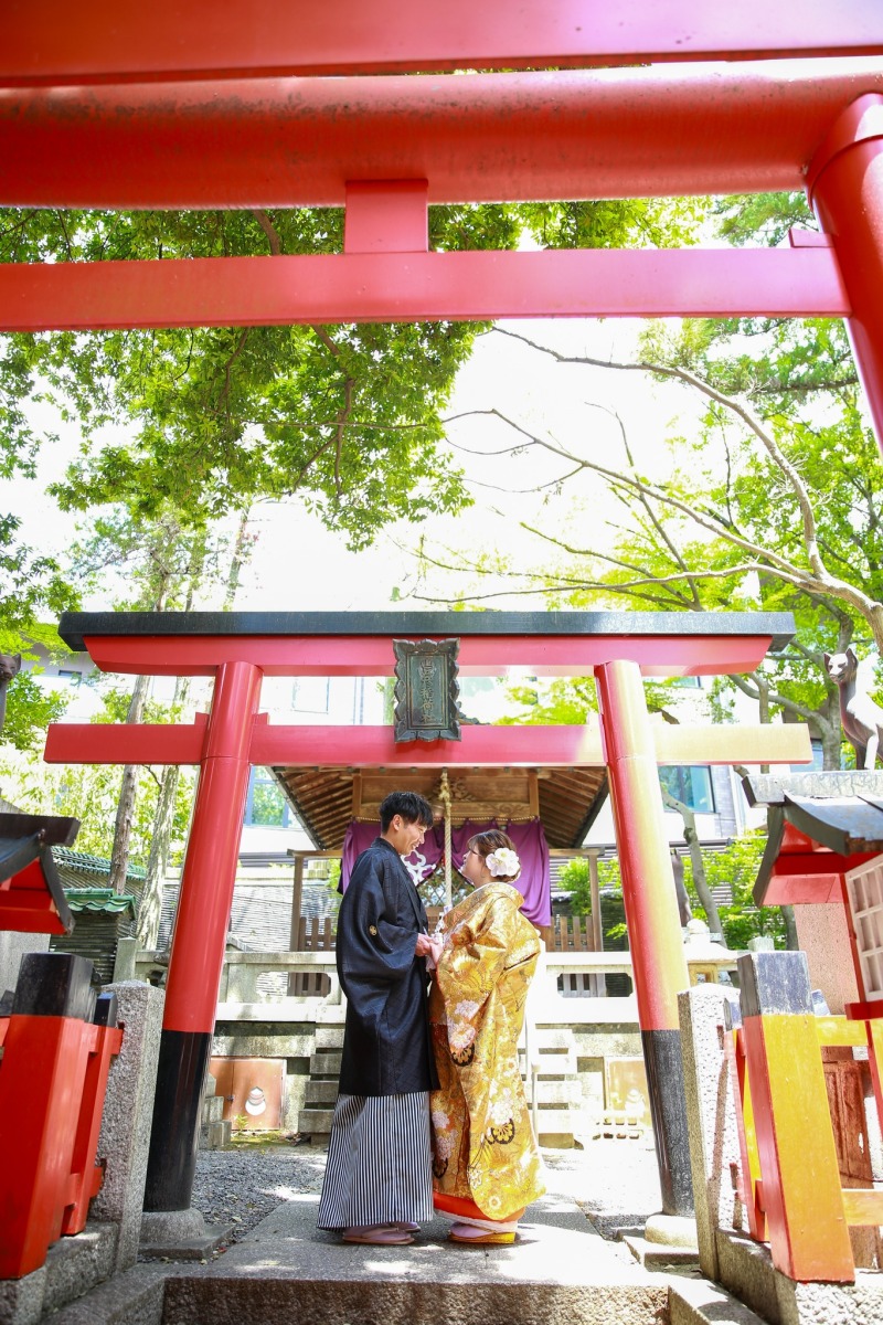 朱の鳥居をくぐる和の刻