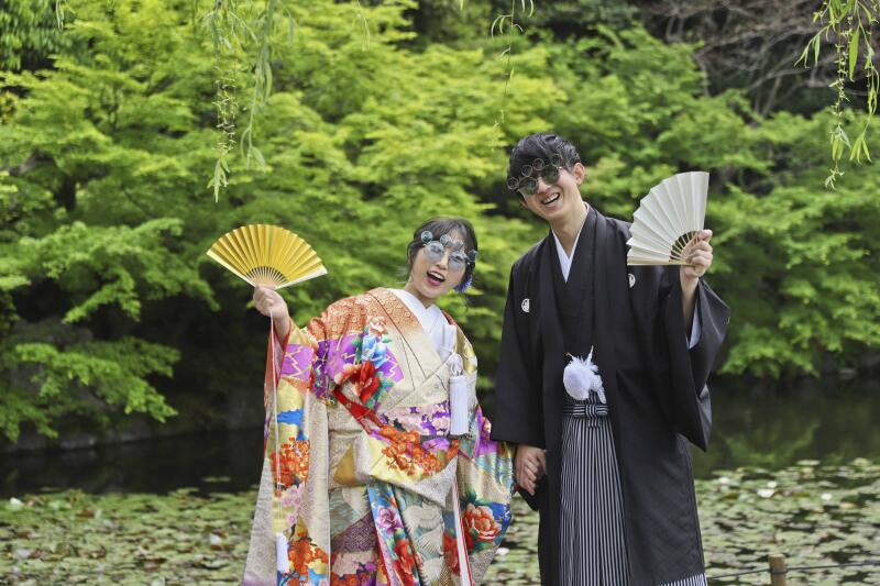 サングラスをかけてオチャメに