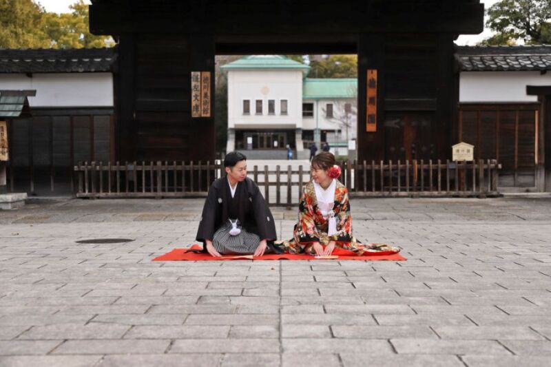 撮影の結びは正座の姿で