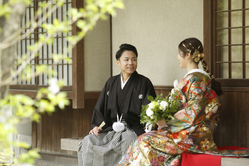 縁側に腰かけて