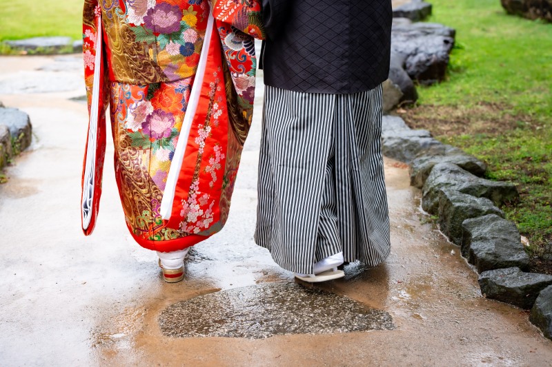 雨上がりの小径を歩いて