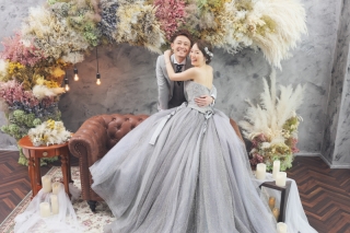 結婚式レベルの豊富なカラードレスが自慢です