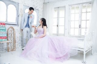 自然光が柔らかく降り注ぐオシャレなハウススタジオにて