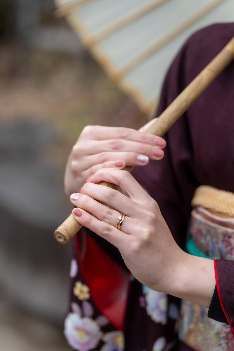 幸せの証、指輪にフォーカス