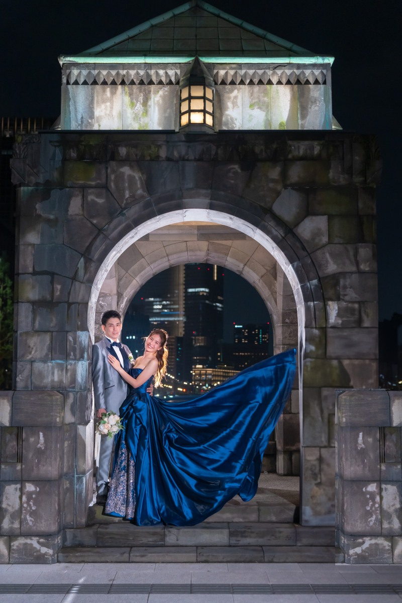 東京店人気スポットの和田倉の石造りのスポットにて