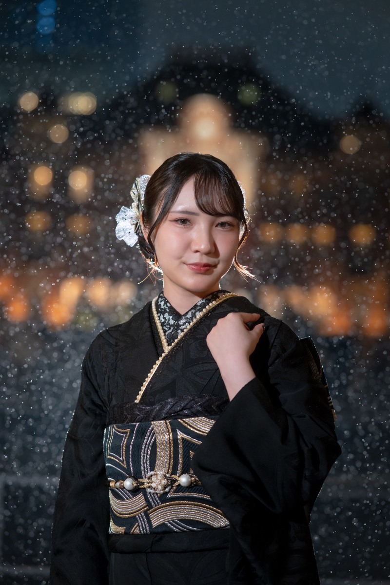 雨粒が光り輝いて神秘的な1カット