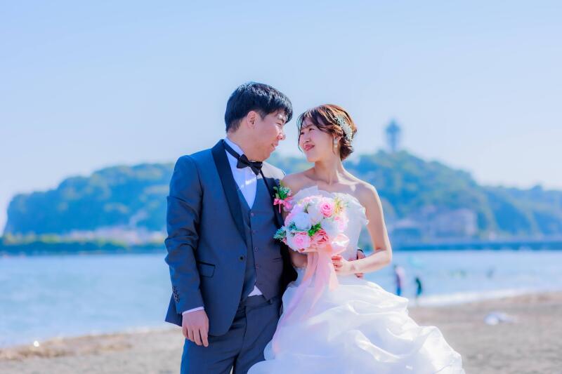 江ノ島を背に寄り添って