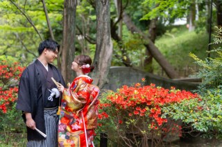 緑豊かな日本庭園で叶える！仲良しお二人の笑顔溢れる和装ロケーションフォト前撮り