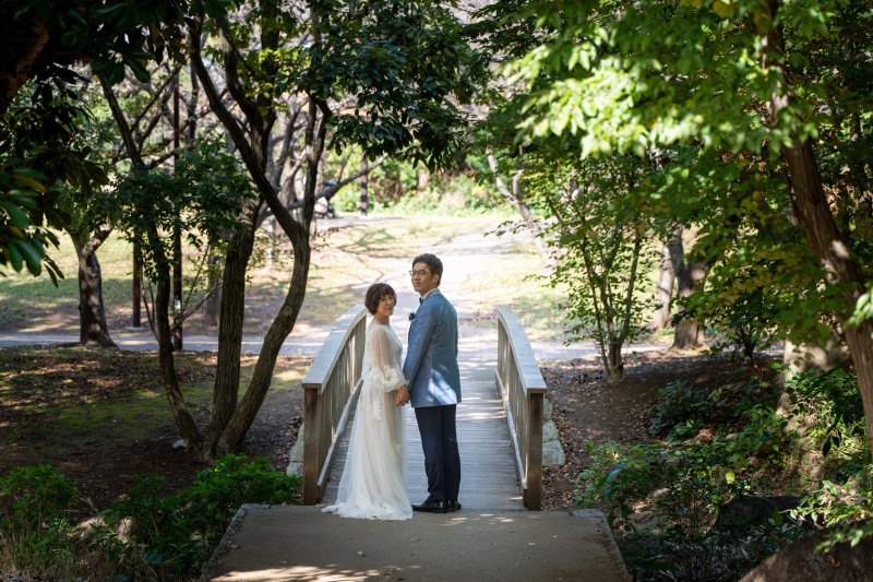 笑顔の振り向きショット