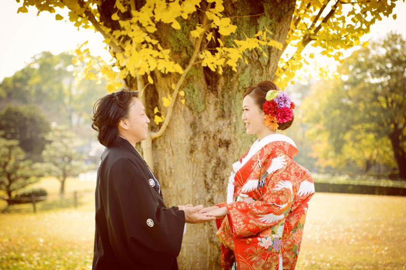 紅葉している公園で和装前撮り