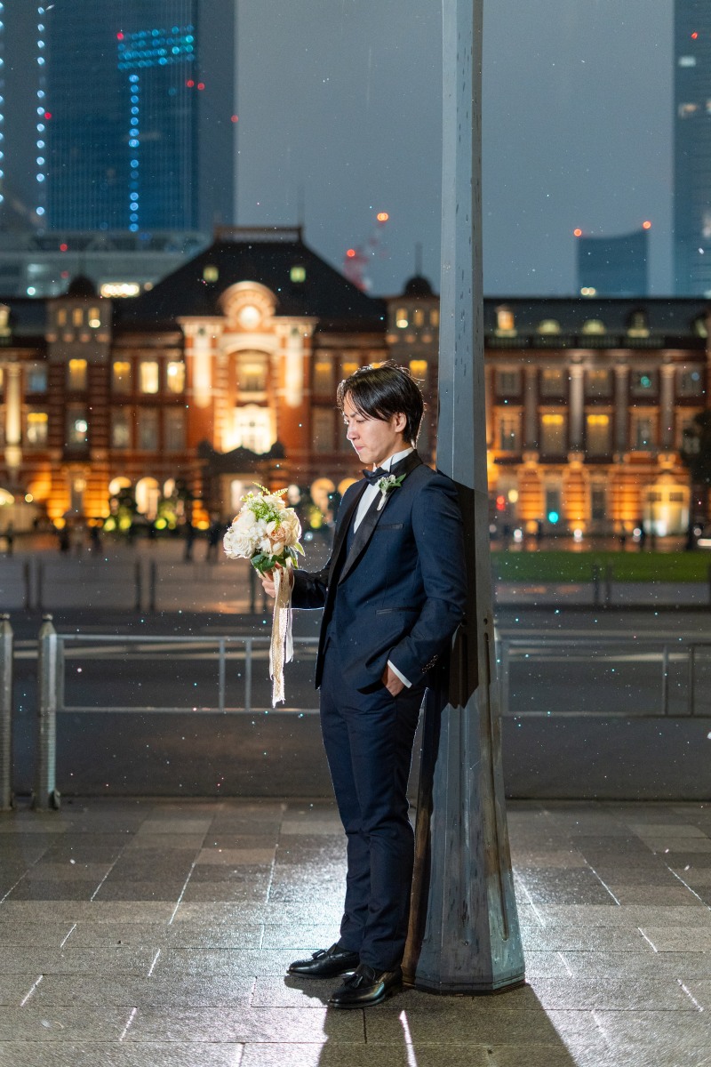 タキシードが映える東京の夜