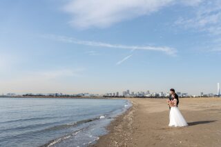 海と緑に包まれる特別なウエディングフォトを