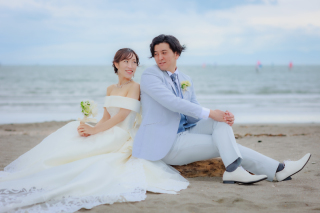 明るい日中に撮るさわやかな海ロケーション撮影