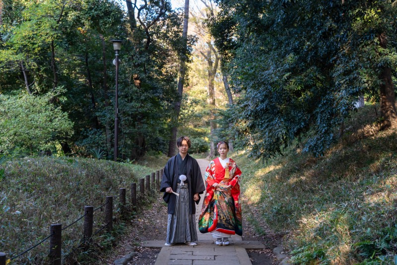 凛とした美しさが際立つ全身の立ち姿