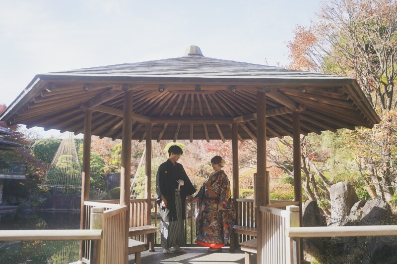 東屋の下でクールは1シーン