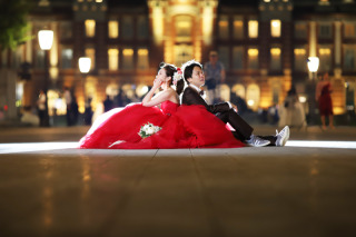 洋装でライトアップされた東京駅・東京タワーをバックに☆