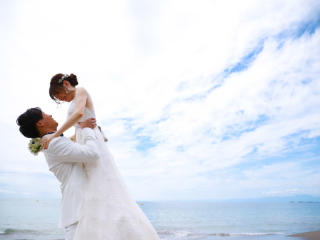 青い空と海で洋装ロケ！