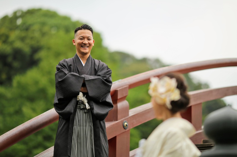 新婦さん越しに