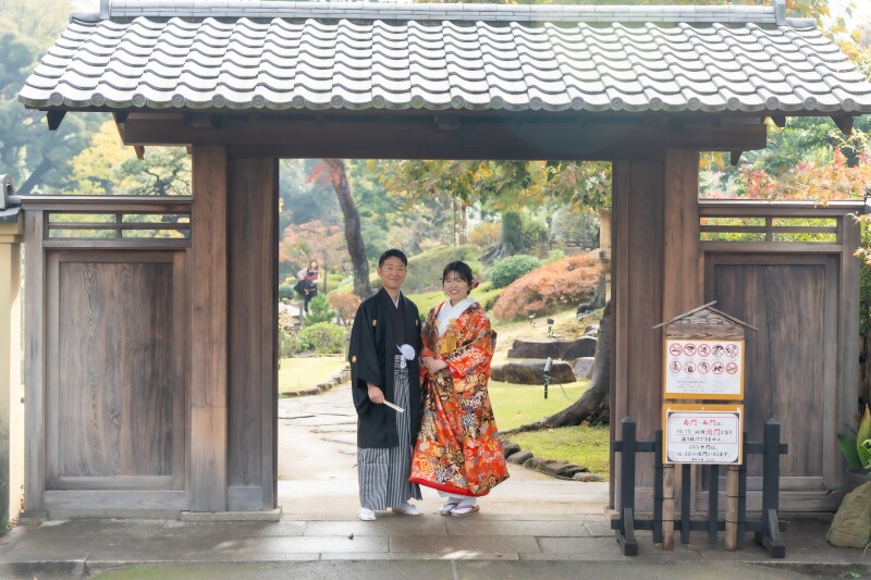 庭園の門にて撮影開始
