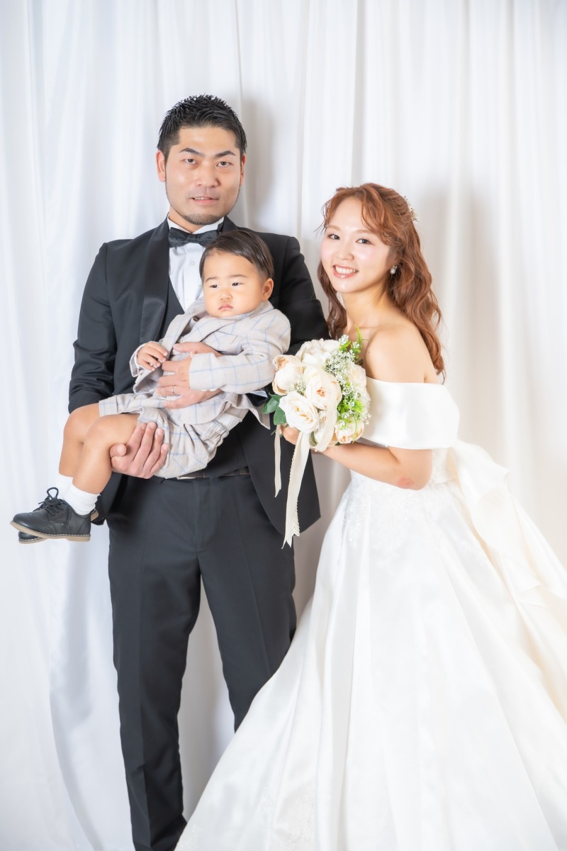 親子3人で迎えるスタジオ記念撮影の始まり