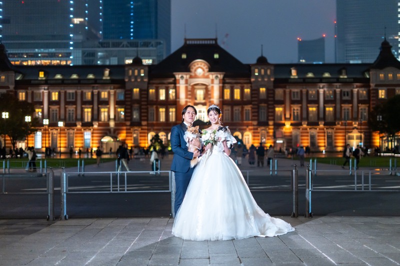 家族の絆が光る東京駅の夜