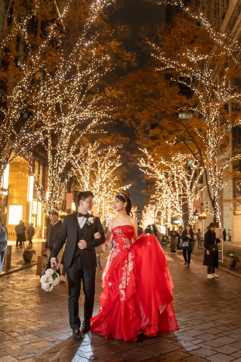 街並みを歩む幸せな時間