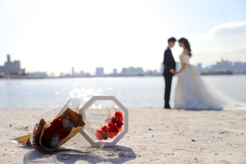 和装の庭園から海辺のドレスまで！思い出の場所で叶える自然体ウェディングフォト