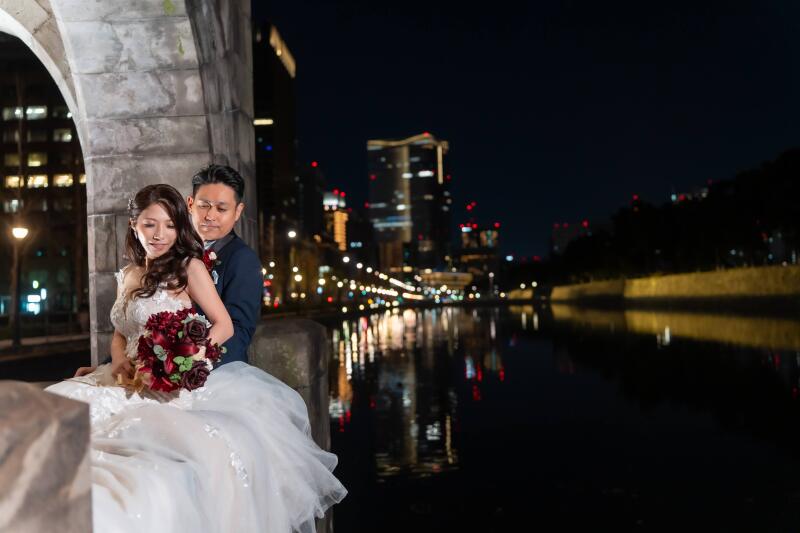 水面に映る都会の輝き