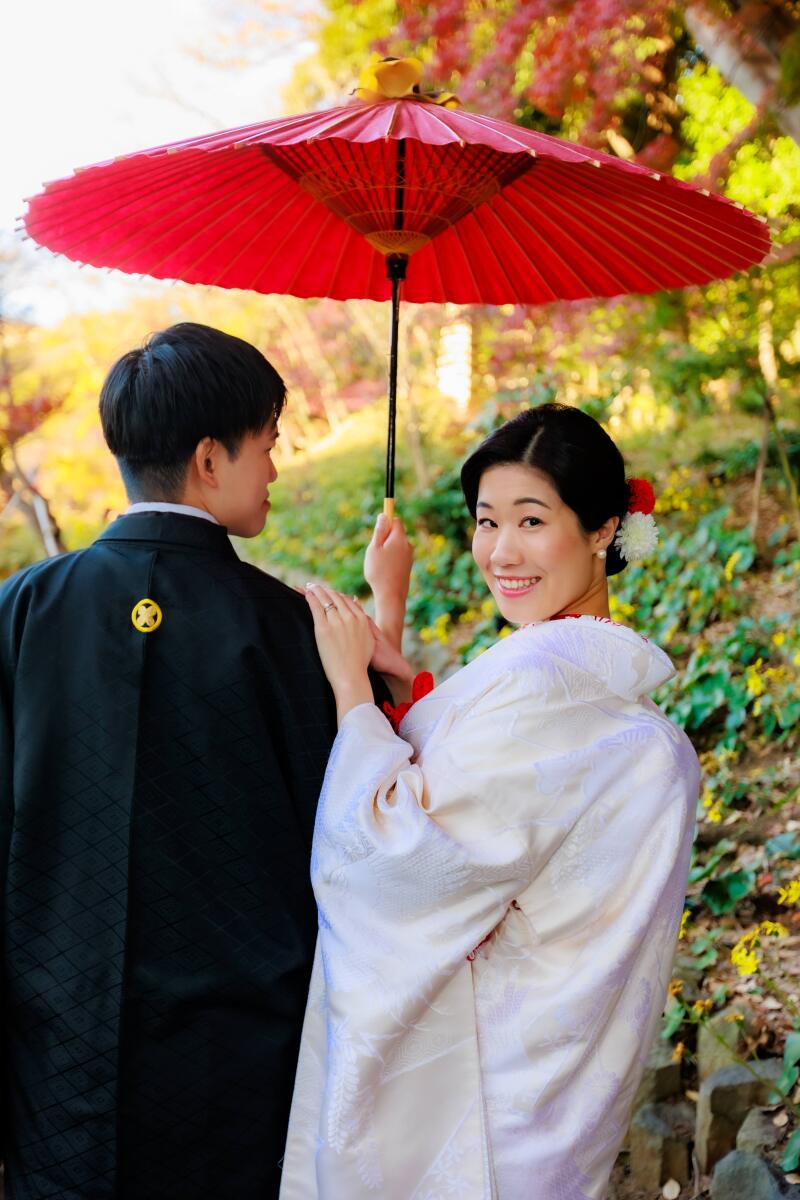 笑顔の素敵なご新婦様の振り向きショット