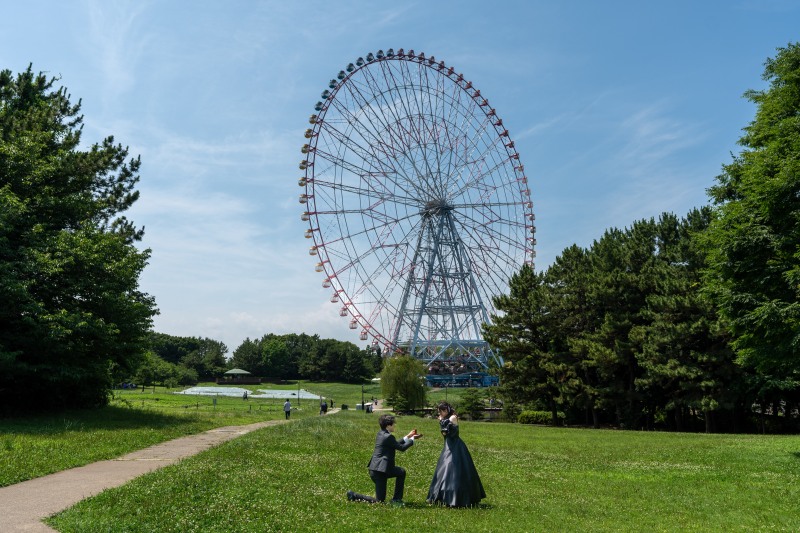 観覧車をバックにプロポーズ!!