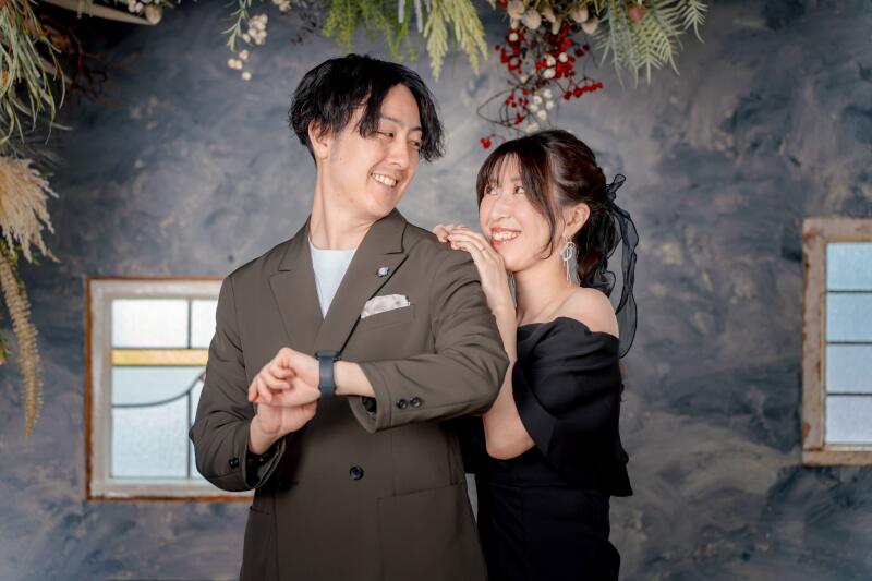 ご新郎様の背中にくっついてるご新婦様がかわいい