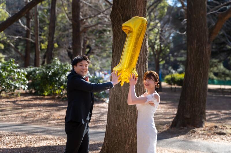 「1」の風船で記念日フォト