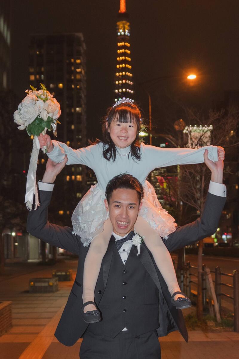 パパの肩車で一番高い景色