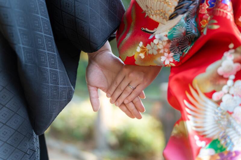 繋いだ手に込めた、永遠の約束の証