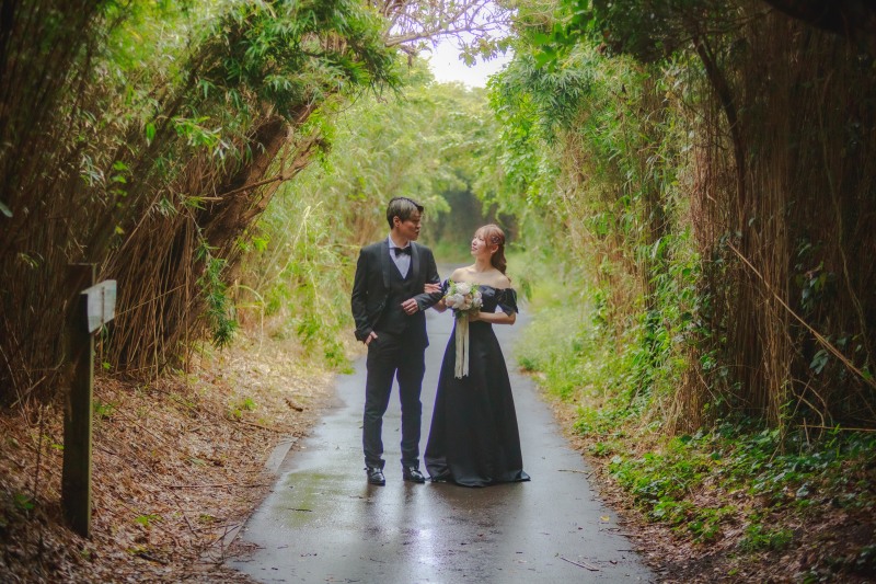 シックに魅せる緑の前撮り