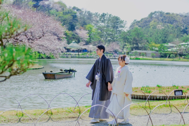 満開の桜の咲く日本庭園にて撮影開始