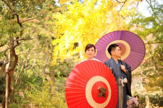鮮やかな紅葉と日本庭園を楽しめる和装庭園前撮りロケーション撮影