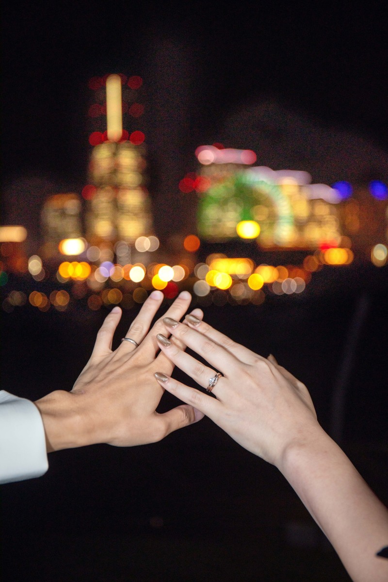 輝く夜空に誓いのリング