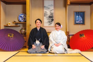 白無垢にて和風スタジオでカチッと撮影