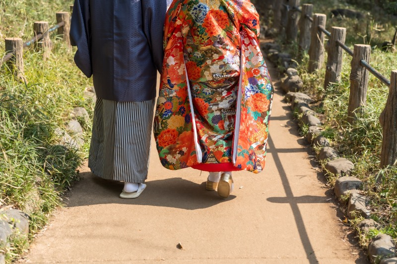 足元から伝わるお二人の歩幅