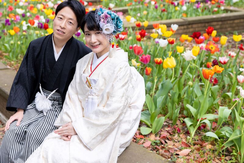 春の花チューリップをバックに