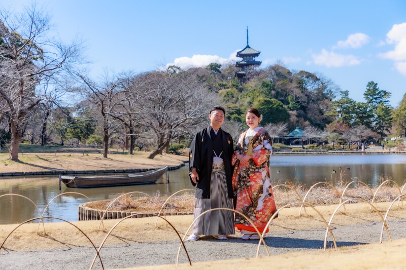 真冬の快晴の庭園でロケーション撮影開始