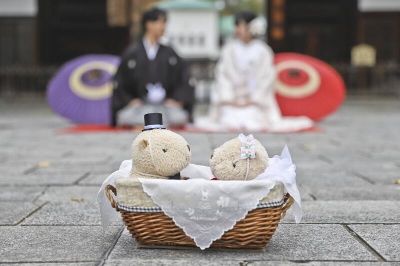 【三渓園】白無垢&times;紋付袴で巡る、池と橋と三重塔の秋の前撮り