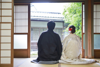 和装は和風邸宅にて、洋装はバラの綺麗な山下公園にて