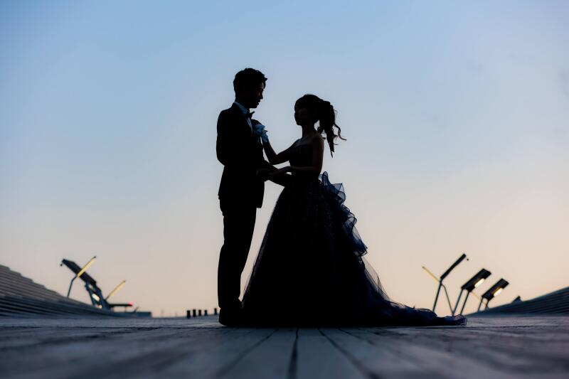 黄昏時に誓う変わらぬ愛