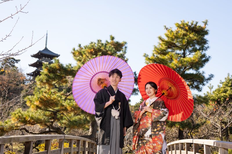 12月中旬の秋の終わりの日本庭園にて