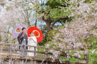春を感じる日本庭園にて白無垢ロケーション撮影