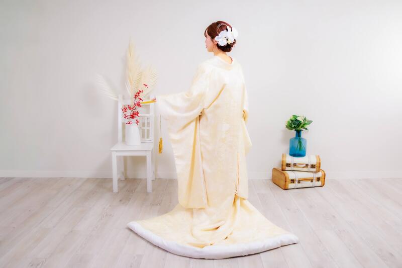 凛とした美しさが際立つ和装