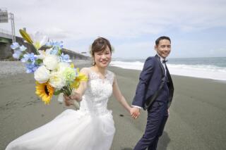 撮影リクエストいただいた海岸にて結婚式前撮り海ロケ