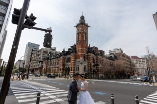 横浜の歴史ある洋館と日本庭園を巡る、笑顔あふれる和洋装ペット同伴フォト